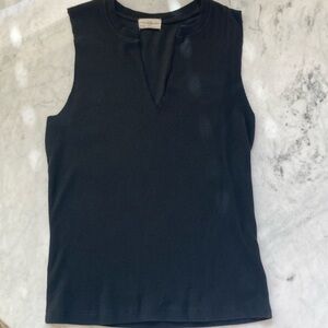 Anthropologie t. la muscle tank size large